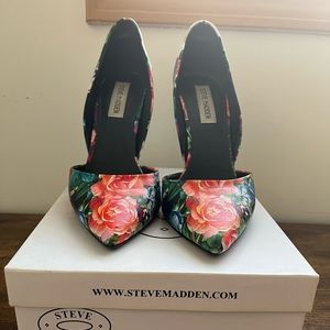 Used Steve Madden floral pumps